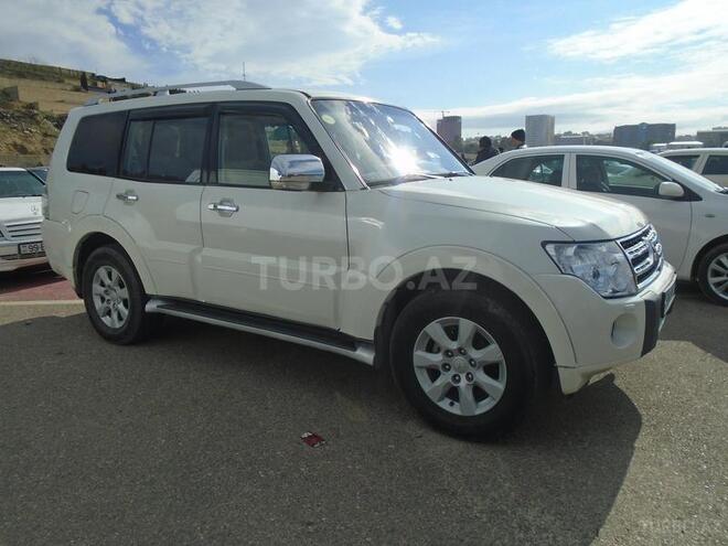 Mitsubishi Pajero 2010, 96,000 km - 3.5 л - Bakı