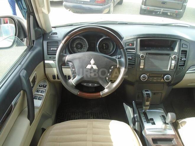 Mitsubishi Pajero 2010, 96,000 km - 3.5 л - Bakı