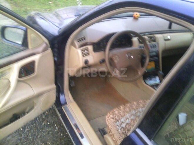 Mercedes E 320 2001, 185,000 km - 3.2 l - Mingəçevir