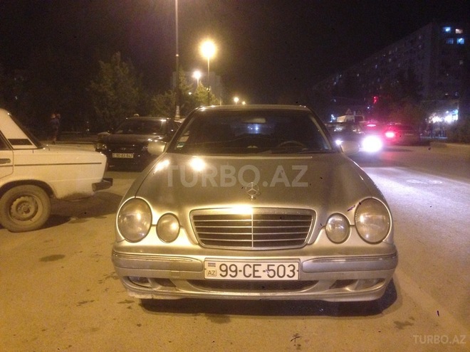 Mercedes E 200 2000, 690,000 km - 2.0 l - Bakı