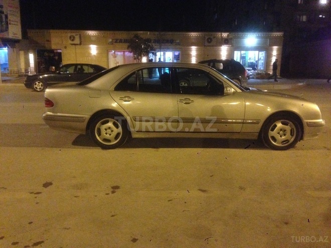 Mercedes E 200 2000, 690,000 km - 2.0 l - Bakı