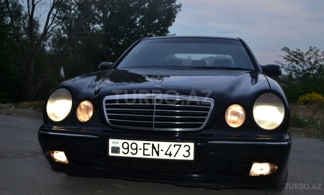 Mercedes E 270 2001, 310,000 km - 2.7 l - Bakı