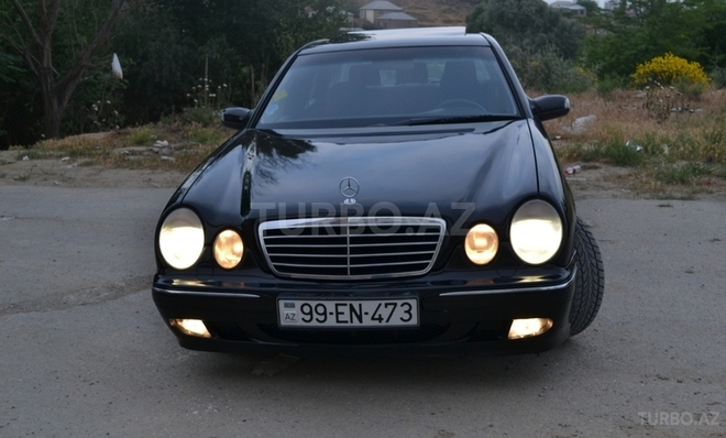 Mercedes E 270 2001, 310,000 km - 2.7 l - Bakı