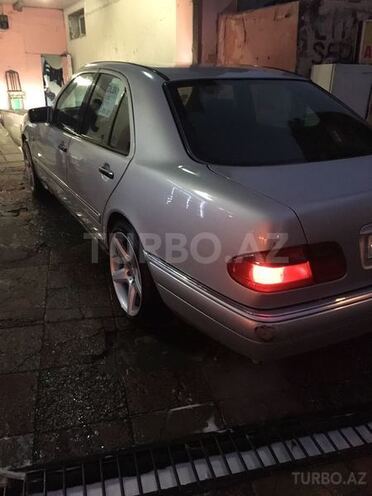 Mercedes E 280 1998, 270,000 km - 2.8 л - Bakı