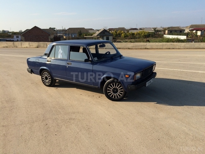 LADA (VAZ) 2107 2004, 162,000 km - 1.6 л - Salyan