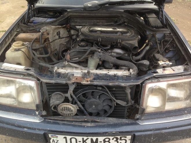 Mercedes E 230 1991, 290,070 km - 2.3 l - Sumqayıt