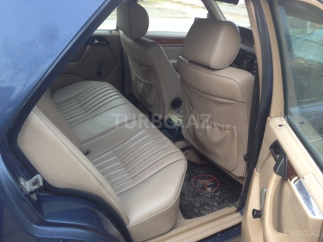 Mercedes E 230 1991, 290,070 km - 2.3 l - Sumqayıt