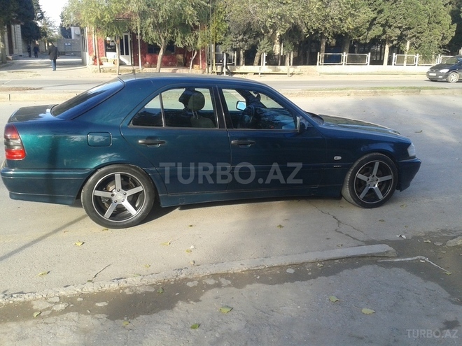 Mercedes C 240 1997, 352,000 km - 2.4 l - Sumqayıt