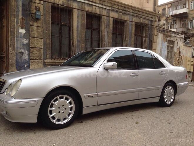 Mercedes E 240 2000, 177,200 km - 2.6 л - Bakı