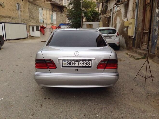 Mercedes E 240 2000, 177,200 km - 2.6 л - Bakı