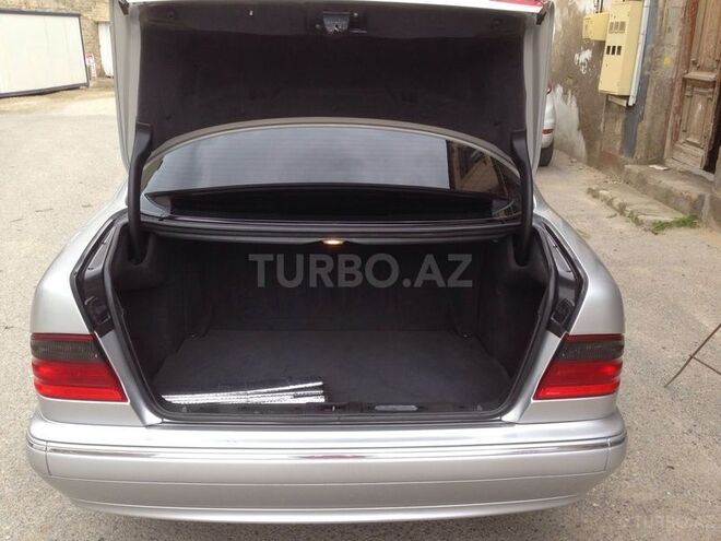 Mercedes E 240 2000, 177,200 km - 2.6 л - Bakı
