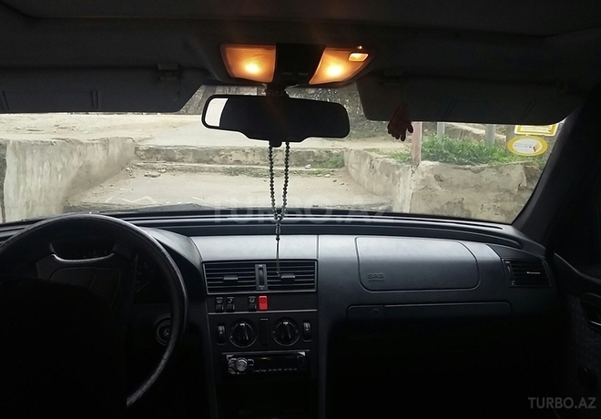 Mercedes C 180 1995, 335,000 km - 1.8 l - Bakı
