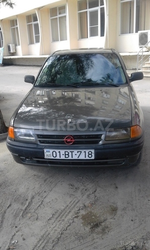 Opel Astra 1994, 245,000 km - 1.6 л - Bakı