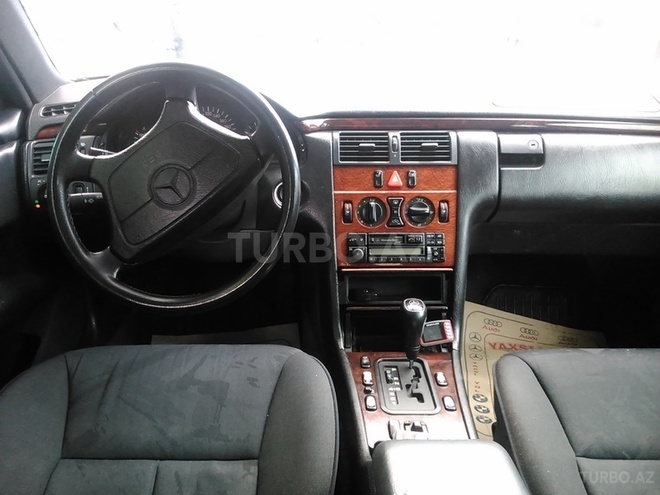 Mercedes E 230 1997, 255,000 km - 2.3 l - Sumqayıt