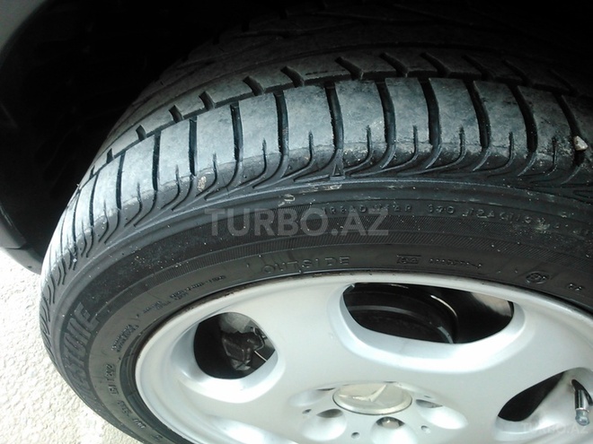 Mercedes E 230 1997, 255,000 km - 2.3 l - Sumqayıt