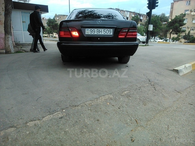 Mercedes E 230 1997, 255,000 km - 2.3 l - Sumqayıt