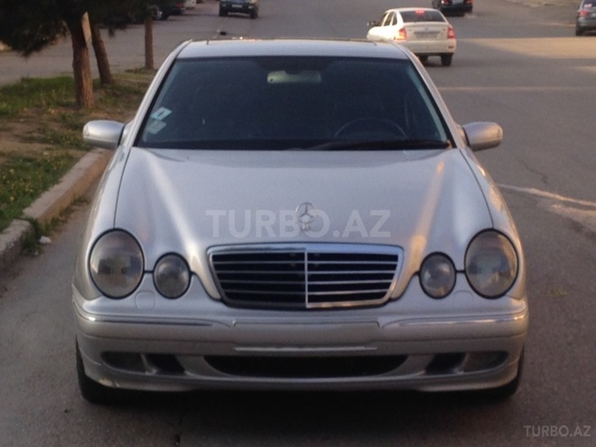 Mercedes E 320 2000, 298,200 km - 3.2 л - Bakı