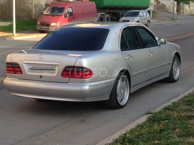 Mercedes E 320 2000, 298,200 km - 3.2 л - Bakı