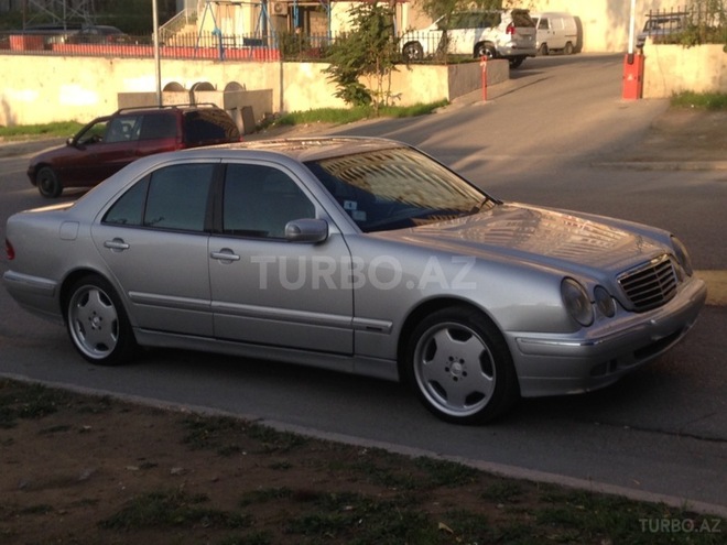 Mercedes E 320 2000, 298,200 km - 3.2 л - Bakı