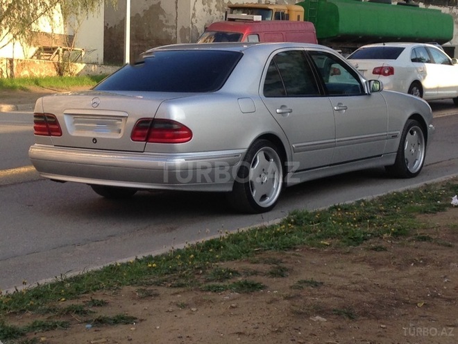 Mercedes E 320 2000, 298,200 km - 3.2 л - Bakı