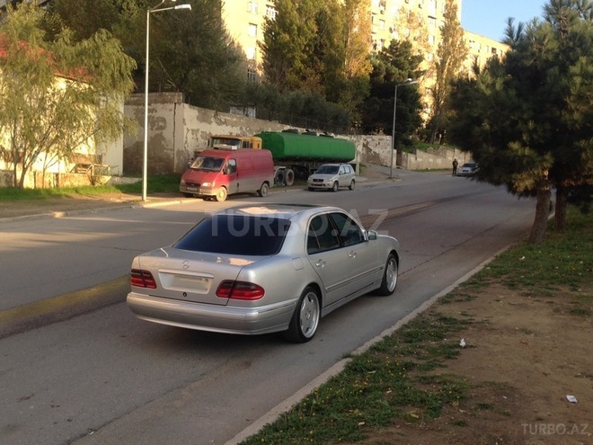 Mercedes E 320 2000, 298,200 km - 3.2 л - Bakı