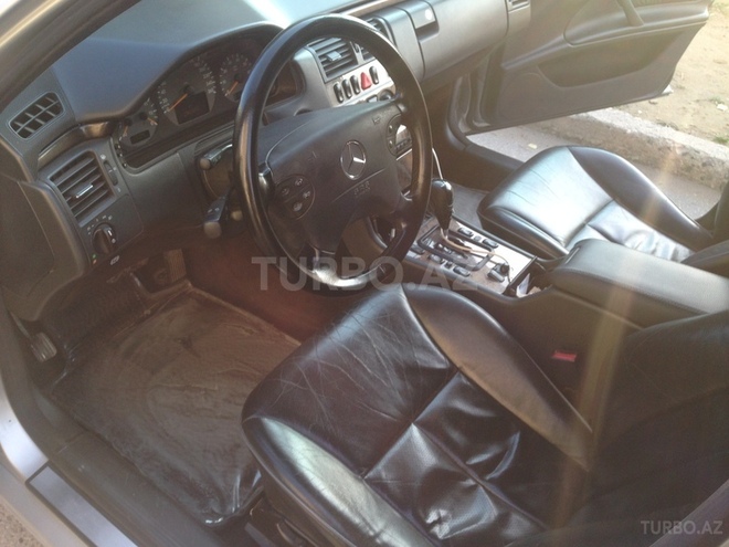 Mercedes E 320 2000, 298,200 km - 3.2 л - Bakı