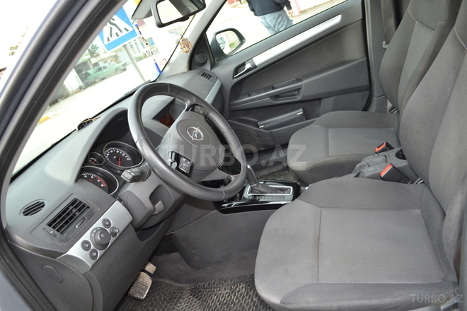 Opel Astra 2010, 163,000 km - 1.8 l - Bakı