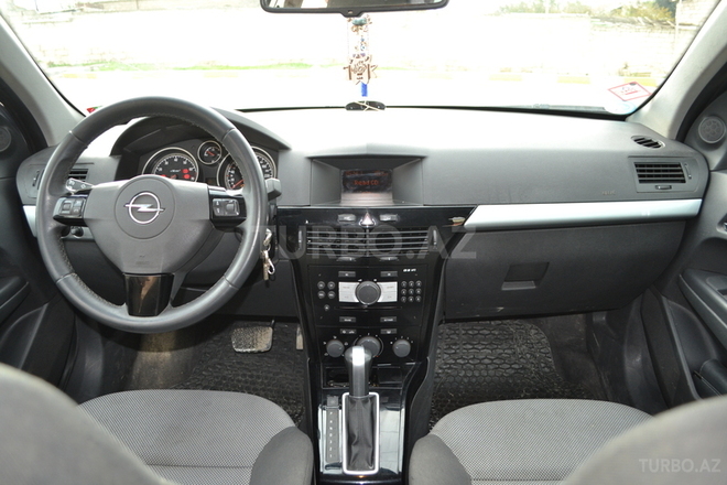 Opel Astra 2010, 163,000 km - 1.8 l - Bakı
