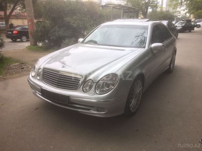 Mercedes E 240 2002, 165,700 km - 2.6 l - Bakı