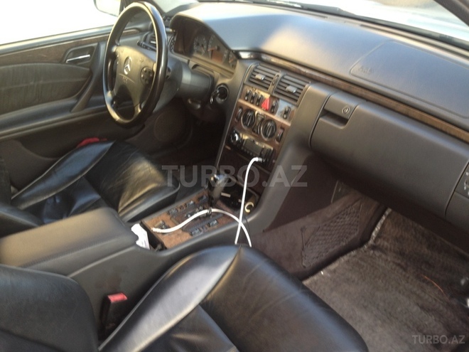 Mercedes E 320 2000, 298,200 km - 3.2 л - Bakı