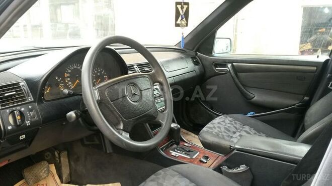 Mercedes C 200 1997, 186,000 km - 2.0 l - Bakı