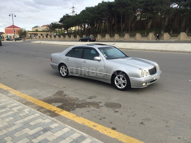 Mercedes E 240 2000, 216,364 km - 2.4 l - Bakı
