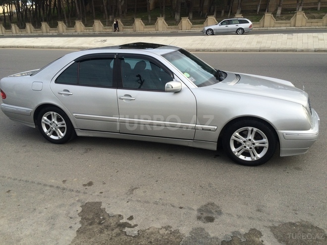 Mercedes E 240 2000, 216,364 km - 2.4 l - Bakı