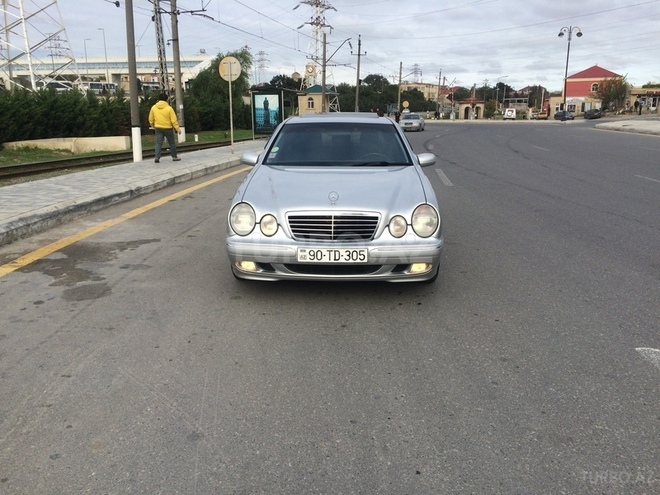 Mercedes E 240 2000, 216,364 km - 2.4 l - Bakı