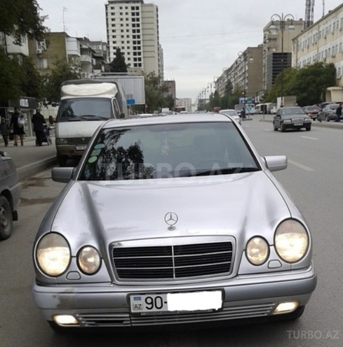 Mercedes E 230 1997, 186,000 km - 2.3 l - Bakı
