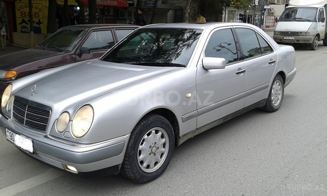 Mercedes E 230 1997, 186,000 km - 2.3 l - Bakı