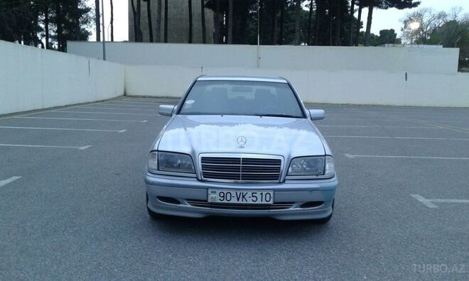 Mercedes C 220 1999, 215,000 km - 2.2 l - Sumqayıt