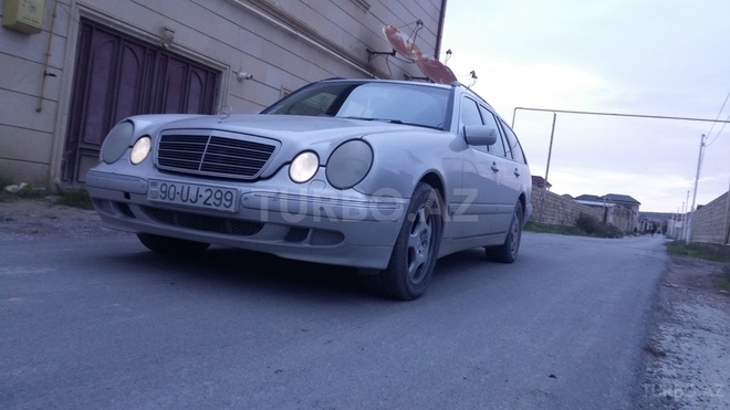 Mercedes E 270 2001, 272,000 km - 2.7 l - Bakı