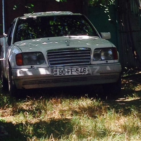 Mercedes E 220 1993, 260,000 km - 2.2 l - Bakı