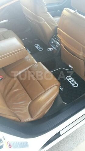 Audi A6 2006, 118,000 km - 3.2 л - Bakı