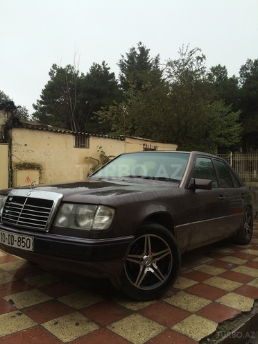 Mercedes E 260 1992, 320,000 km - 2.6 l - Bakı