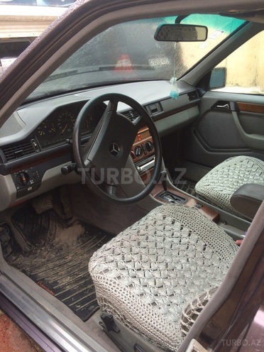Mercedes E 260 1992, 320,000 km - 2.6 l - Bakı