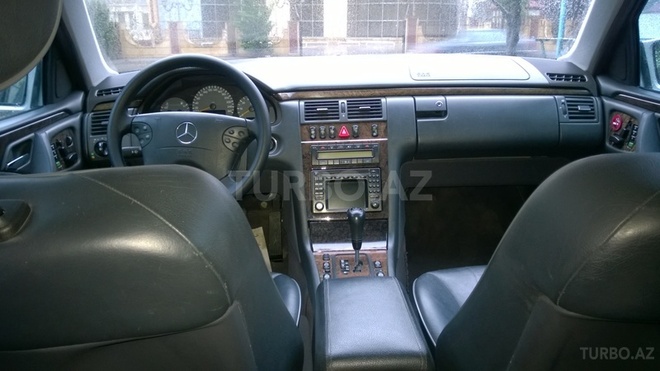 Mercedes E 320 2001, 184,747 km - 3.2 l - Bakı