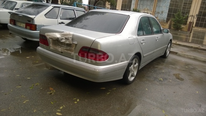 Mercedes E 320 2001, 184,747 km - 3.2 l - Bakı
