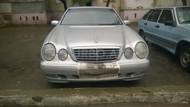 Mercedes E 320 2001, 184,747 km - 3.2 l - Bakı