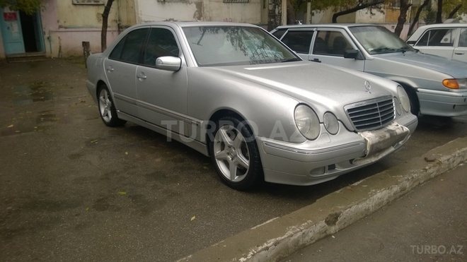 Mercedes E 320 2001, 184,747 km - 3.2 l - Bakı