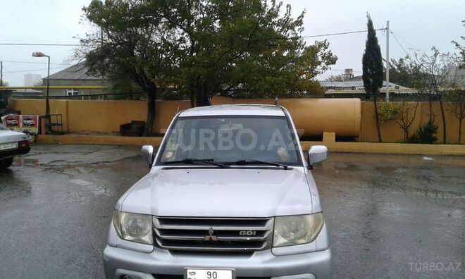 Mitsubishi Pajero io 2001, 130,000 km - 2.0 л - Bakı