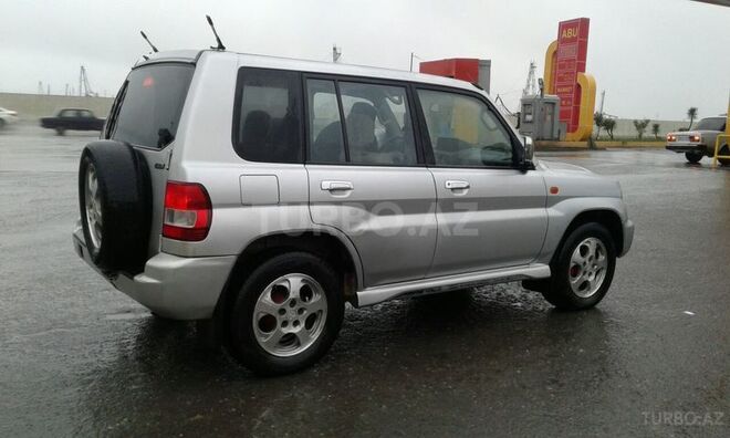 Mitsubishi Pajero io 2001, 130,000 km - 2.0 л - Bakı