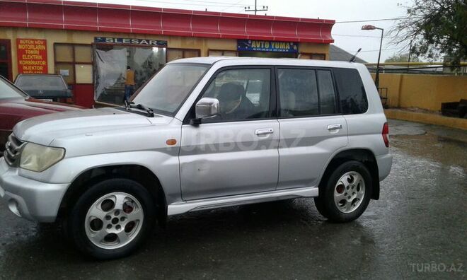 Mitsubishi Pajero io 2001, 130,000 km - 2.0 л - Bakı