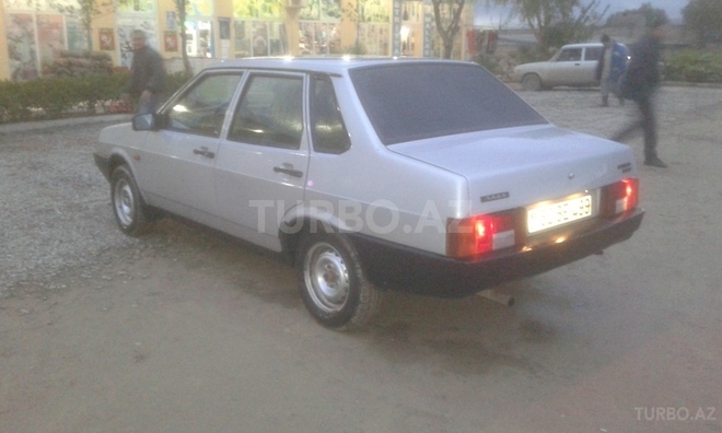 LADA (VAZ) 21099 2003, 255,000 km - 1.6 l - Salyan
